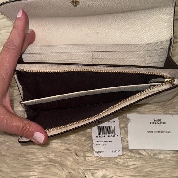 Coach white Leather Wallet - Picture 7 of 12